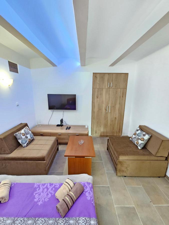Booking Apartments Alone 1 Belgrade Exterior photo